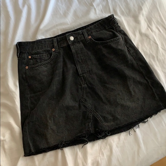 H&M Dresses & Skirts - Distressed Black Denim Skirt